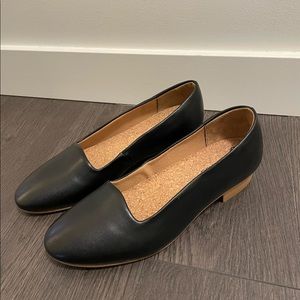 Never used brand new flat shoes. Vegan Leather with handmade in Brazil.